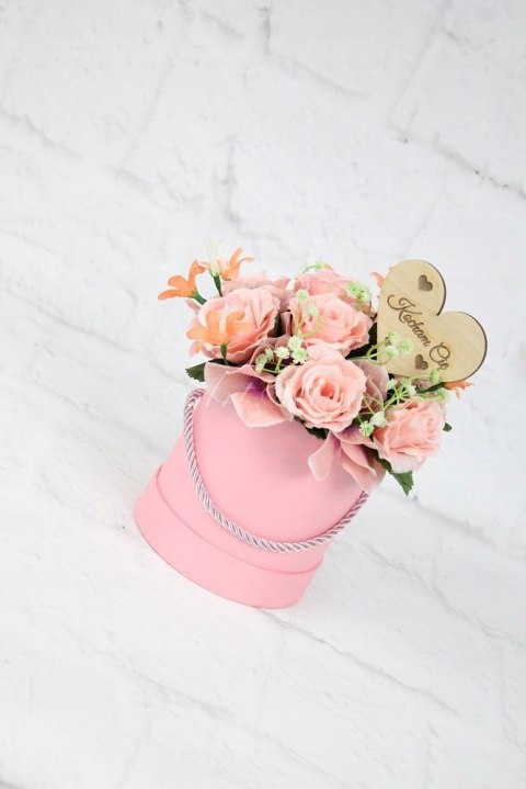 Flowerbox kwiatowy ŁOSOŚ róże DLA NIEJ WALENTYNKI Flowerbox kwiatowy ŁOSOŚ róże DLA NIEJ WALENTYNKI