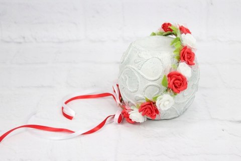 Wianek BIAŁO CZERWONY różyczki folk POLSKA kibicka Wianek BIAŁO CZERWONY różyczki folk POLSKA kibicka