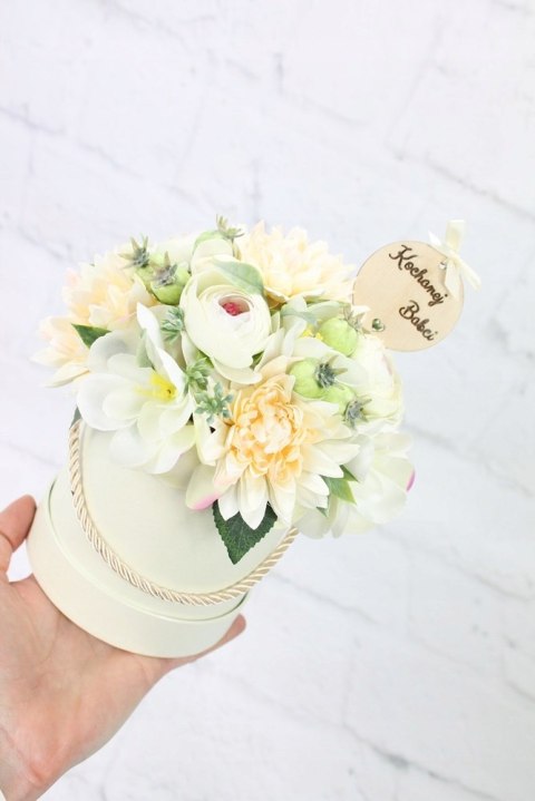 Flower box prezent kwiaty dla Babci bukiet stroik Flower box prezent kwiaty dla Babci bukiet stroik