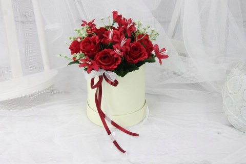Flowerbox pachnące róże w pudełku prezent CZERWIEŃ Flowerbox pachnące róże w pudełku prezent CZERWIEŃ