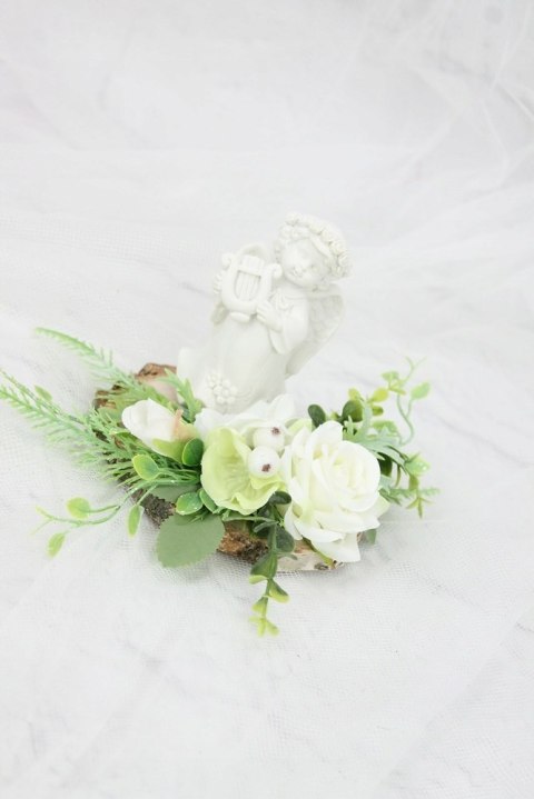 Stroik kompozycja na grób wiązanka ANIOŁEK plaster drewna