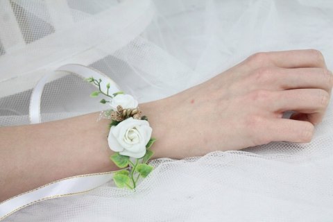 Okapnik na świecę lub delikatny bukiecik komunia Okapnik na świecę lub delikatny bukiecik komunia