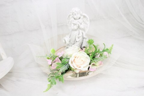 Stroik kompozycja na grób wiązanka ANIOŁEK plaster drewna Stroik kompozycja na grób wiązanka ANIOŁEK plaster drewna