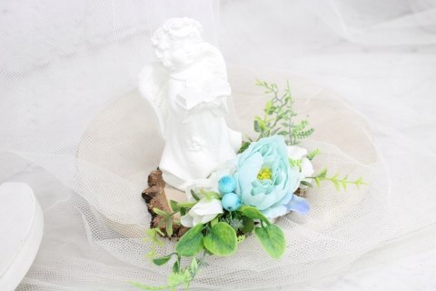 Stroik kompozycja na grób wiązanka ANIOŁEK plaster drewna Stroik kompozycja na grób wiązanka ANIOŁEK plaster drewna