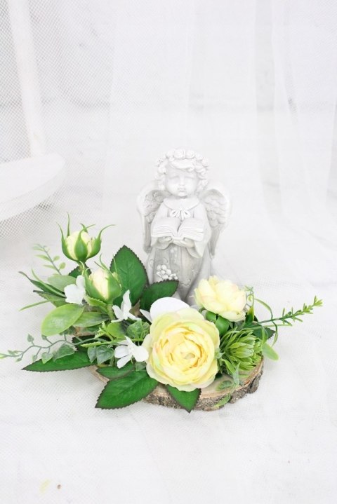 Stroik kompozycja na grób wiązanka ANIOŁEK plaster drewna