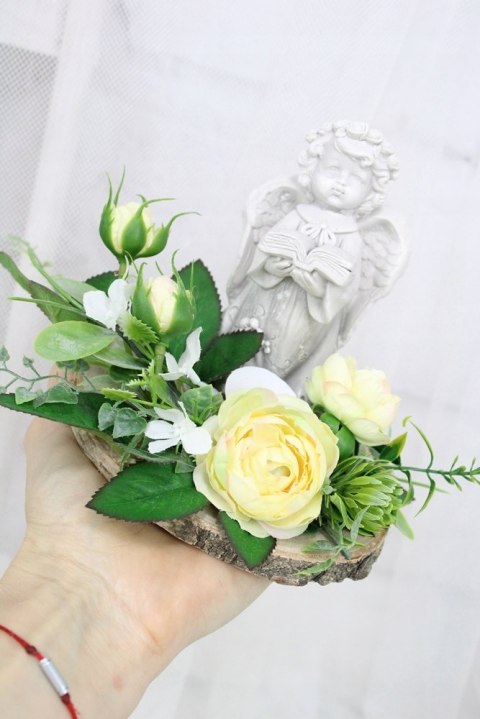 Stroik kompozycja na grób wiązanka ANIOŁEK plaster drewna