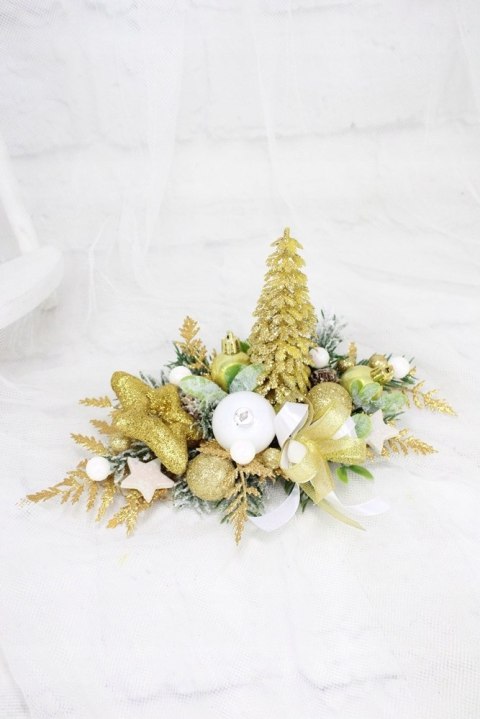 Kompozycja stroik świąteczny na stół złoty ozdoba domu choinka
