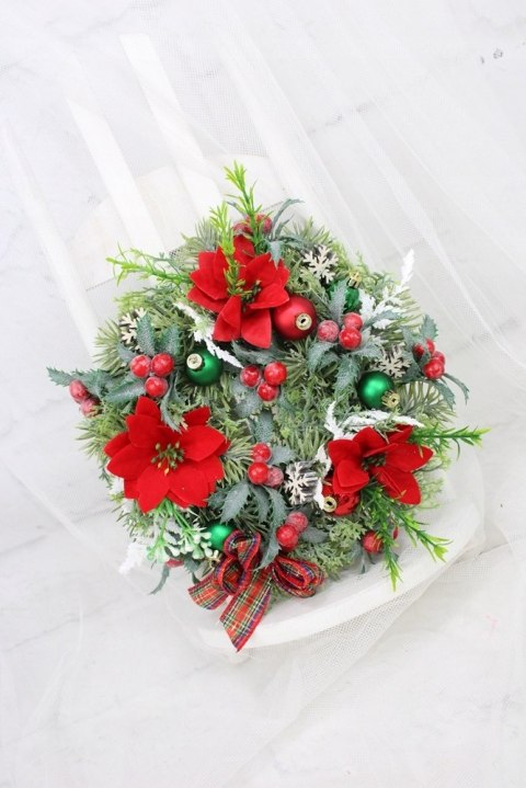 Wianek świąteczny pod znicz stroik na grób gwiazda betlejemska