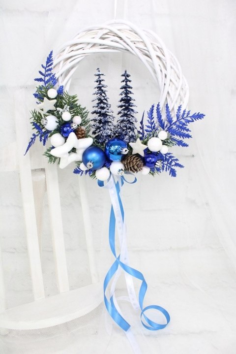 Wianek świąteczny wieniec na drzwi stroik choinki dekoracja domu