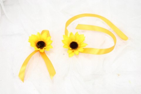 Kotylion słonecznik na rękę mały lub przypinka do butonierki słoneczniki