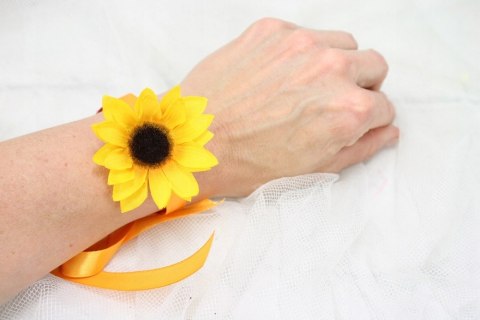 Kotylion słonecznik na rękę mały lub przypinka do butonierki słoneczniki