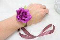 Róża na rękę kotylion lub przypinka do butonierki satynowa PURPURA