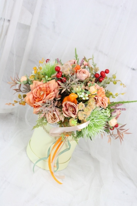 Jesienny stroik flower box wysoki kwiatowa dekoracja domu