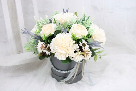 Kwiatowa dekoracja prezent flower box wysoki KREM kwiatowe pudełko Kwiatowa dekoracja prezent flower box wysoki KREM kwiatowe pudełko