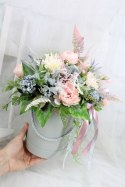 Kwiatowa dekoracja prezent flower box wysoki SZARY kwiatowe pudełko