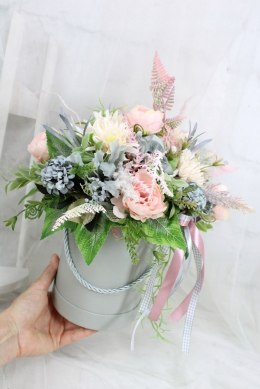 Kwiatowa dekoracja prezent flower box wysoki SZARY kwiatowe pudełko