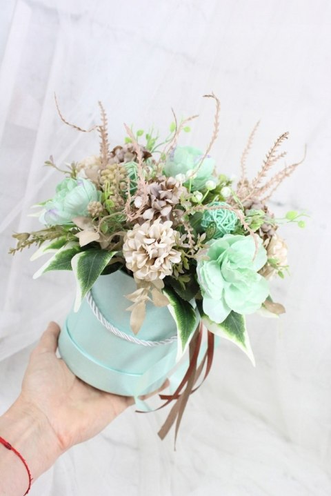 Kwiatowy flower box kompozycja na prezent MIĘTA kwiatowe pudełko Kwiatowy flower box kompozycja na prezent MIĘTA kwiatowe pudełko