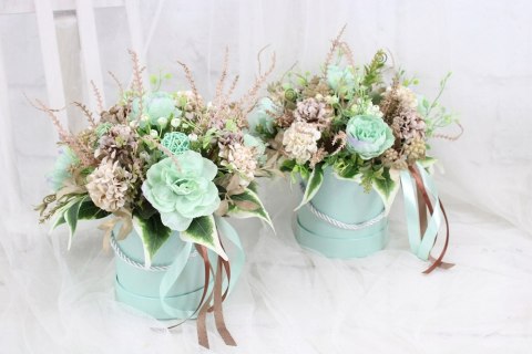 Kwiatowy flower box kompozycja na prezent MIĘTA kwiatowe pudełko Kwiatowy flower box kompozycja na prezent MIĘTA kwiatowe pudełko