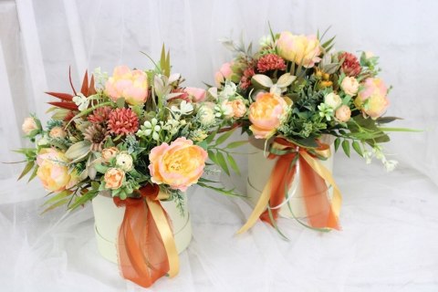 Kwiatowy flower box kompozycja na prezent MIĘTA kwiatowe pudełko Kwiatowy flower box kompozycja na prezent MIĘTA kwiatowe pudełko