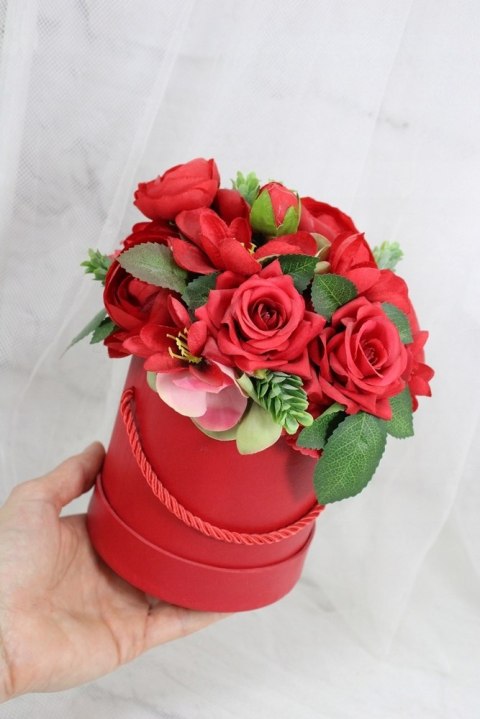 Kwiatowy flower box pachnące kwiaty w pudełku bukiet CZERWONY