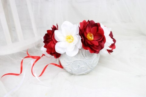 Wianek BIAŁO CZERWONY magnolia do włosów POLSKA kibic folk