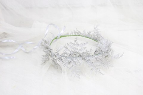 Wianek na głowę jesienny zimowy paproć boho sesja do zdjęć szary