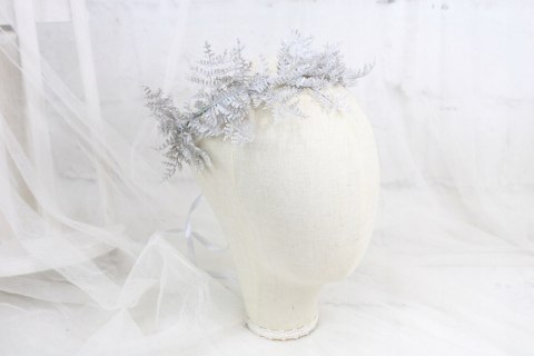 Wianek na głowę jesienny zimowy paproć boho sesja do zdjęć szary