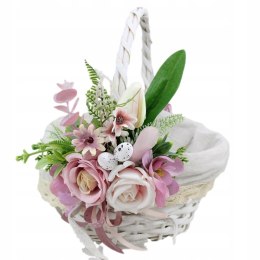 Koszyk wielkanocny na święconkę udekorowany kwiatami koszyczek