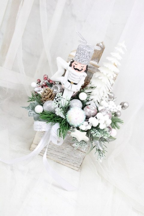 Stroik świąteczny na stół kompozycja bożenarodzenie żołnierz