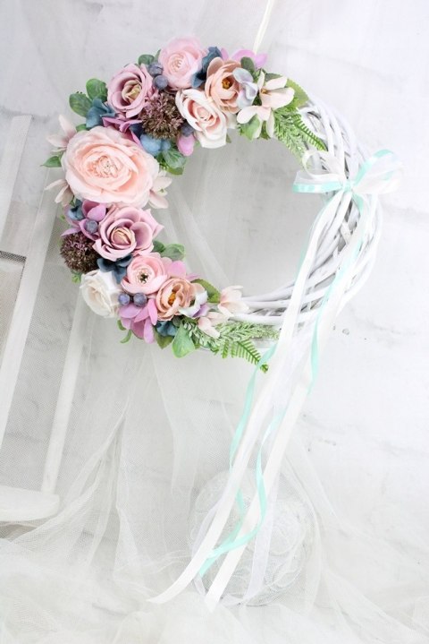 Wianek kwiatowy dekoracja domu drzwi stroik Pudrowy