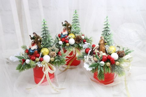 Wianek świąteczny sweterek dekoracja domu stylowy