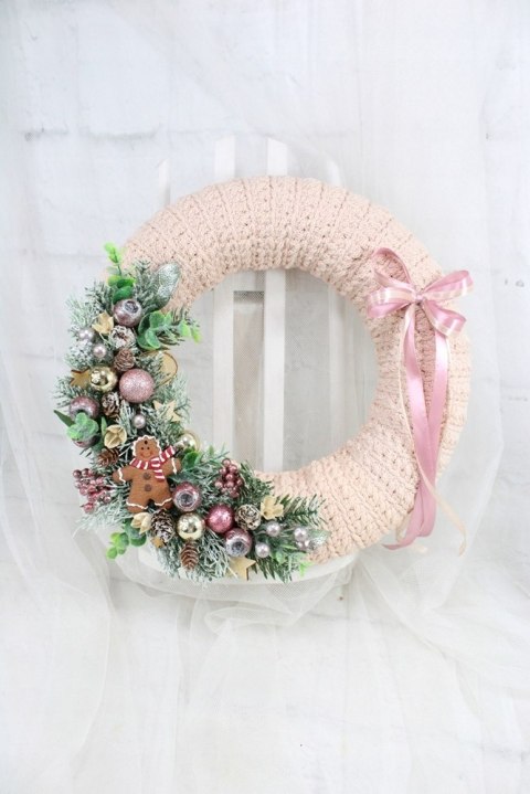 Wianek świąteczny sweterek dekoracja domu stylowy