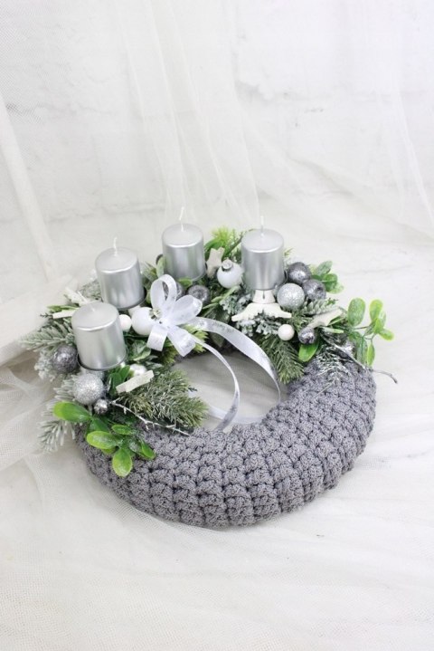 Wianek świąteczny sweterek wieniec adwentowy stroik dekoracja stołu