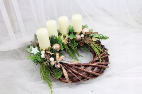 Wianek świąteczny wieniec adwentowy dekoracja stroik na stół