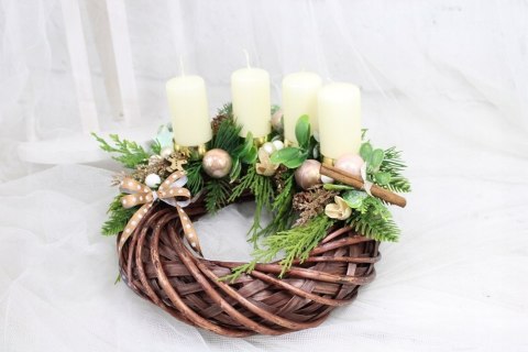 Wianek świąteczny wieniec adwentowy dekoracja stroik na stół