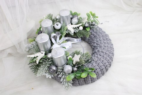 Wianek świąteczny wieniec adwentowy stroik na stół świece