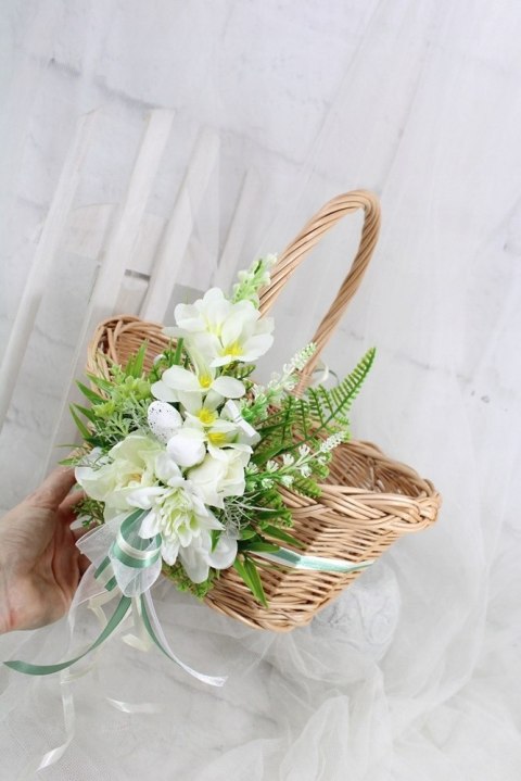 Koszyk wielkanocny na święconkę bolerko dekorowany koszyczek