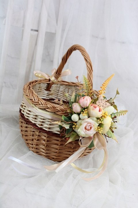 Koszyk wielkanocny na święconkę bolerko dekorowany koszyczek